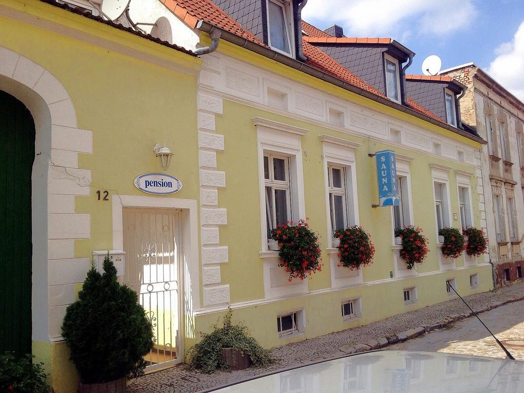 Pension & Sauna Am Lorenz Calbe Exterior foto