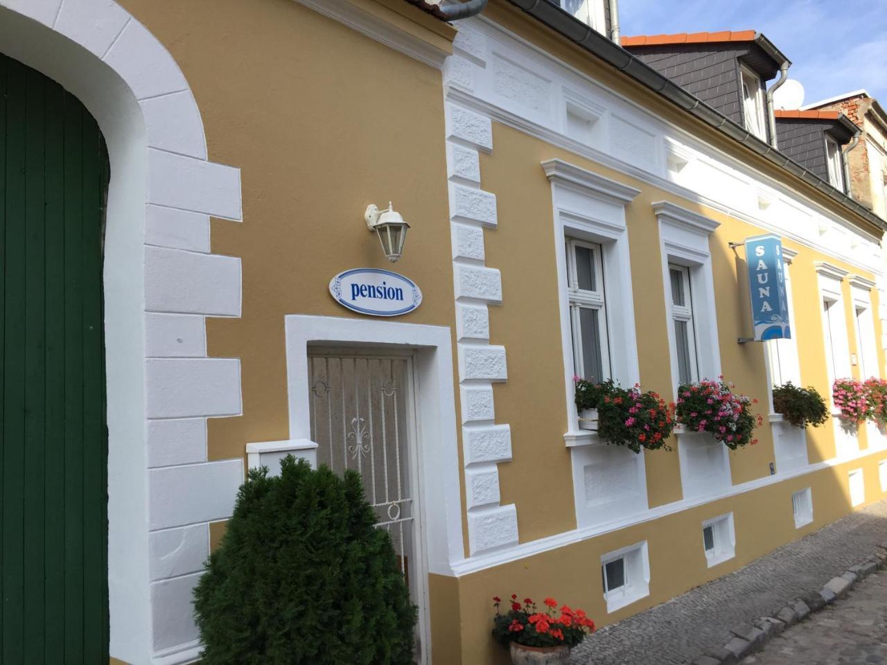 Pension & Sauna Am Lorenz Calbe Exterior foto