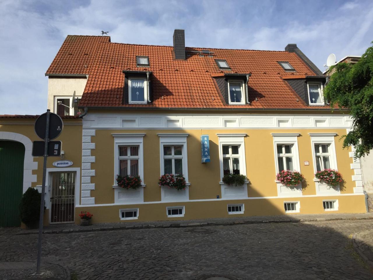 Pension & Sauna Am Lorenz Calbe Exterior foto